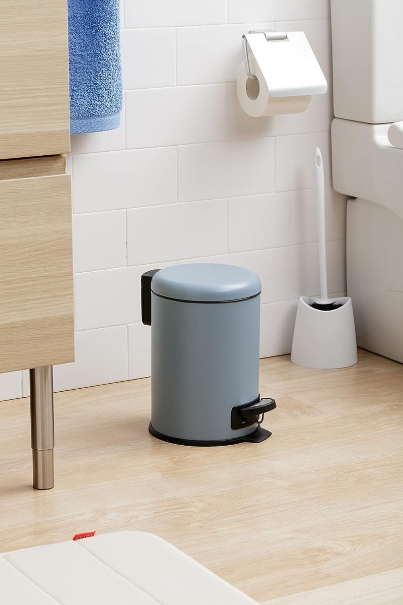 TATAY Kosmetikeimer mit Edelstahlpedal, 3L Kapazität, herausnehmbarer Innenraum, Soft-Lock-Verschluss, BPA-frei, Farbe Blau. Maße: 17,5 x 22,5 x 25 cm.